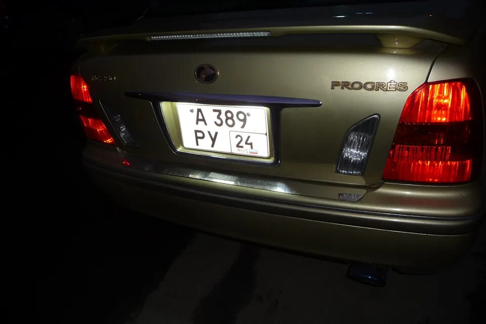 Рамка под тракторный номерной знак. Рамка под квадратный номер с подсветкой. Квадратная рамка для номера с подсветкой. Подсветка номера додж стратус 2. Рамка для заднего номерного знака 290*170 с подсветкой кэмп.