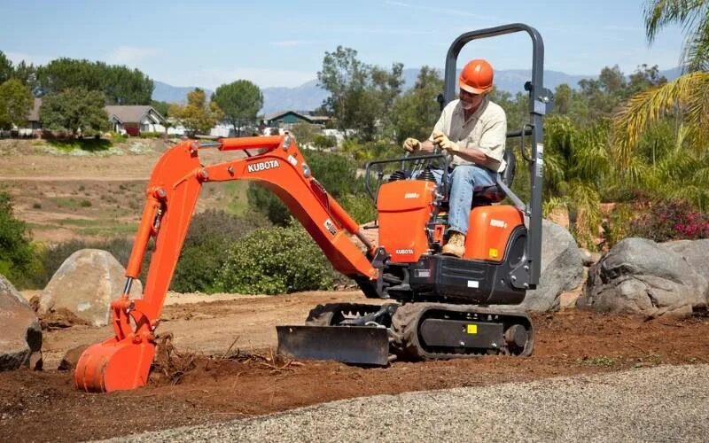 Японский мини экскаватор. Kubota k008-3. Мини экскаватор Kubota k008. Кубота 008. Мини экскаватор Кубота к008-3.