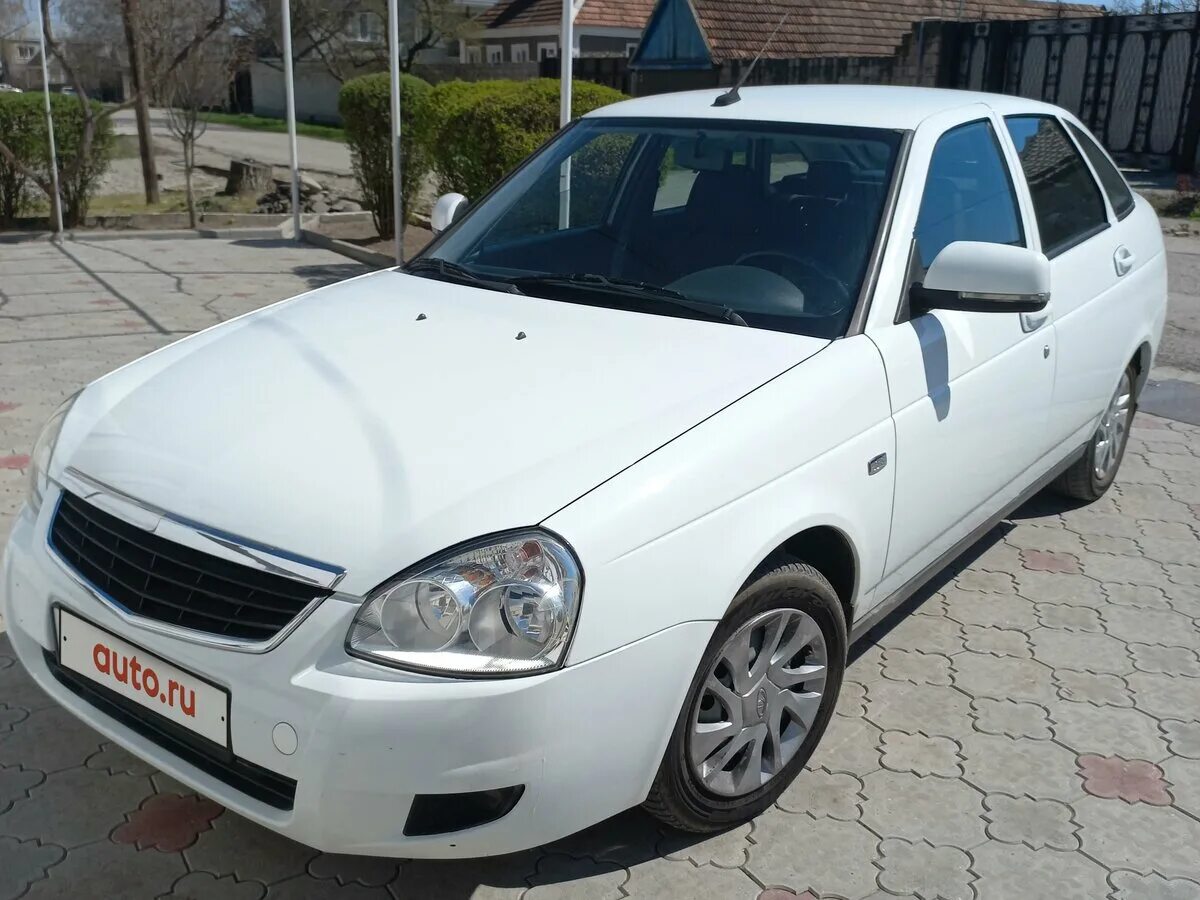 Лада приор белая фото Купить б/у Lada (ВАЗ) Priora I Рестайлинг 1.6 MT (87 л.с.) бензин механика в Мос
