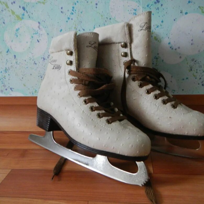 Коньки фигурные action pw-221. Фигурные коньки larsen julia. Деморфированык коньки размер 38. Фигурные коньки 38 размера. Коньки iceberger powerful.