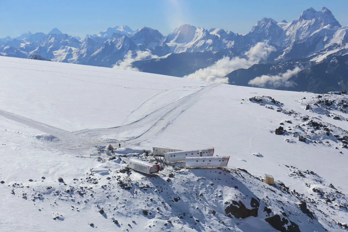 Отель липрус эльбрус. Эко-отель leaprus. Leaprus, южный склон горы эльбрус. Приют leaprus эльбрус. Leaprus на эльбрусе.
