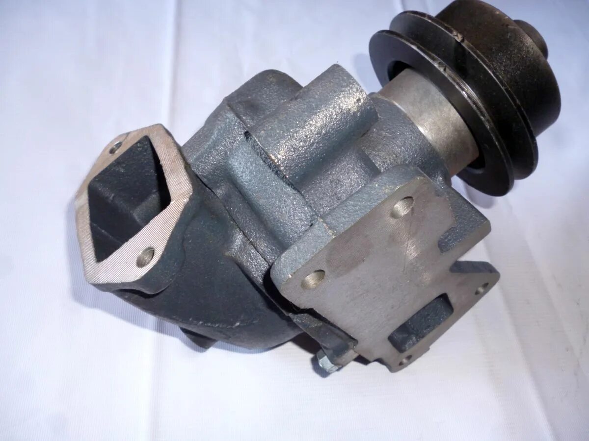 1307010 насос водяной ямз. Помпа 236. Насос водяной 236-1307010 ямз. 236-1307010-б2 ямз. Насос водяной 236-1307010-б1 (ямз-238нд5).