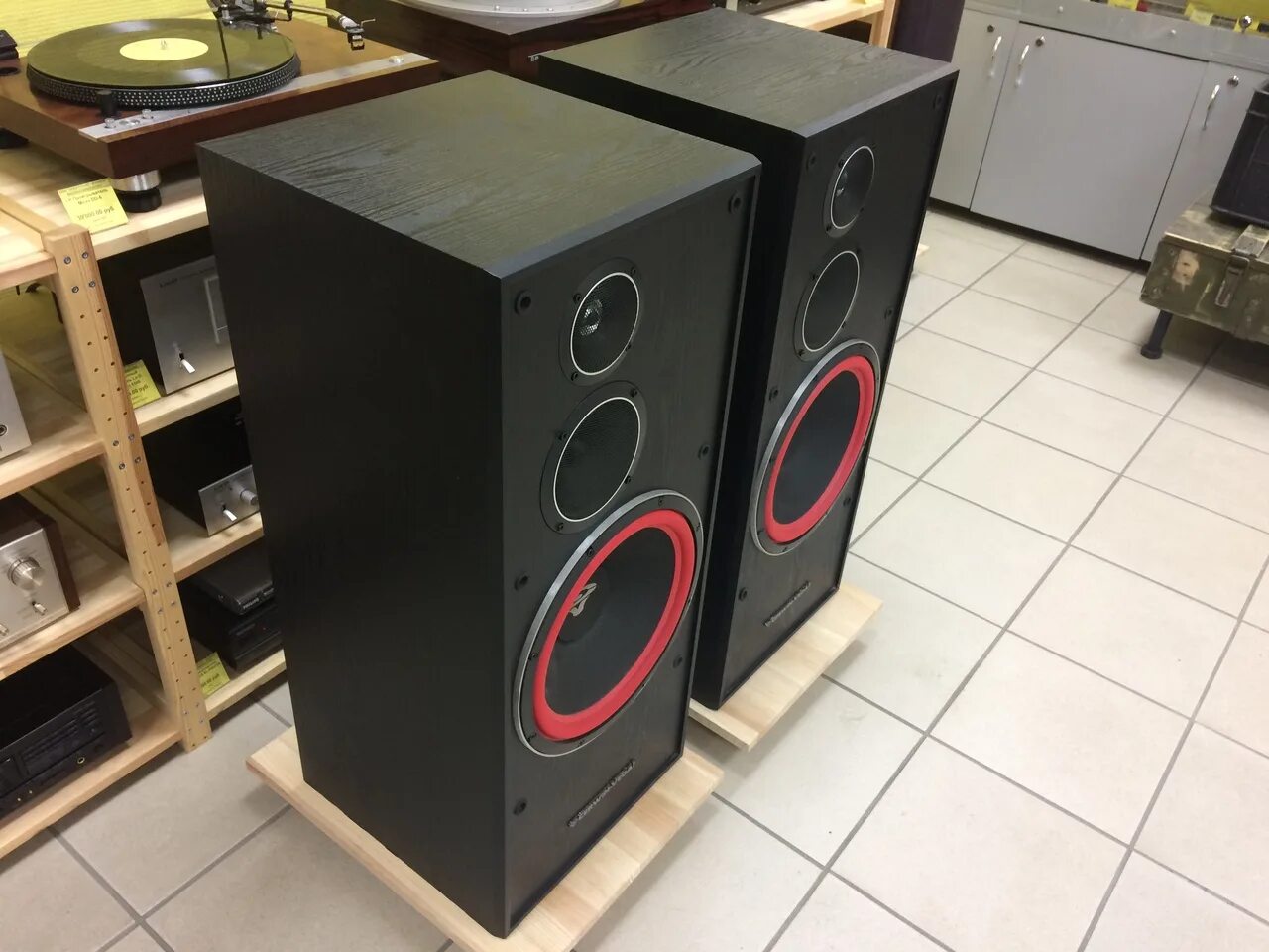 Cerwin vega ve 12. Акустика cerwin vega v - 12f. Колонки cerwin vega 12. Акустическая система cerwin-vega! ve-12f. Акустическая система cerwin-vega! ve-12f.