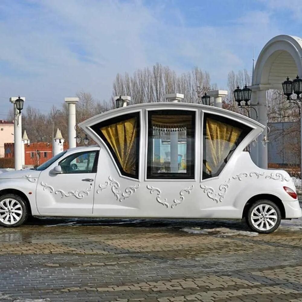 Крыша кареты. Лимузин-карета Royal Limo Phaeton. Pt Cruiser карета. Крайслер пт круизер карета. Керчь лимузин карета.