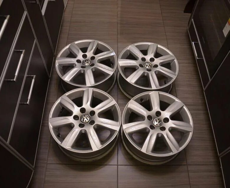 Хочу такие диски, где купить? - Volkswagen Golf Mk5, 2,5 л, 2007 года колёсные д