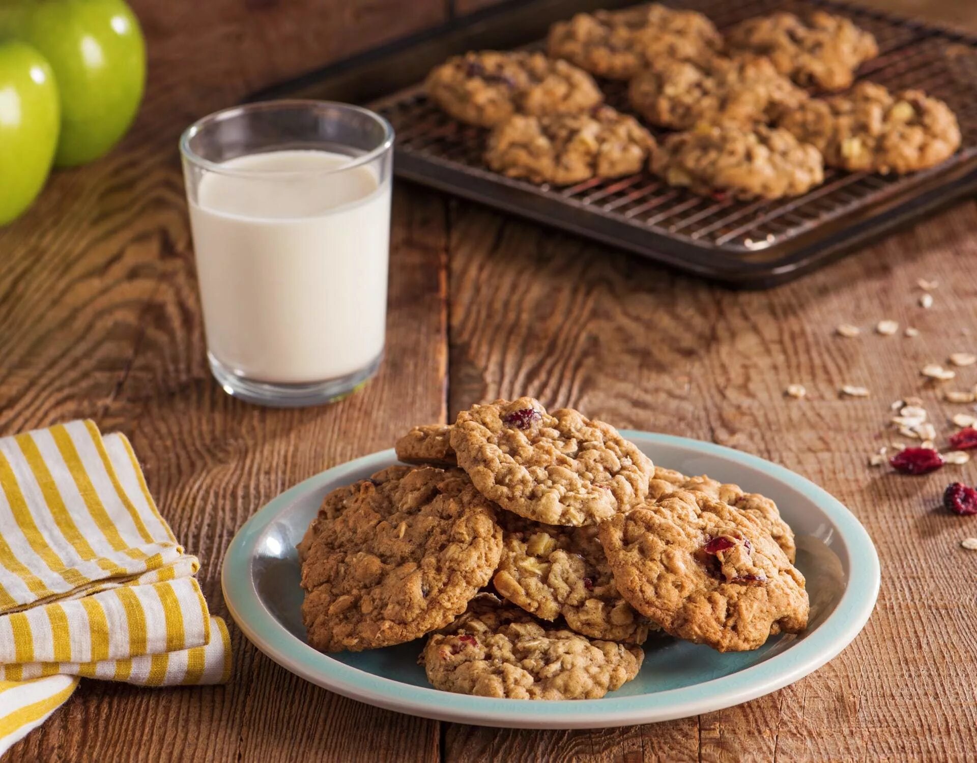 Печенье с миндалем. Печенье анзак новая зеландия. Медовое печенье. Печенье well. Печенье с миндалем.