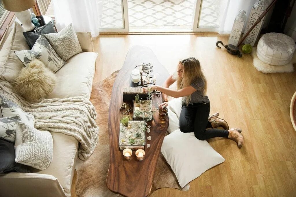 Маленькая уютная квартира. Красивый интерьер комнаты. Уютная комната. Стильные интерьеры для молодой семьи. Милый дом квартиры.