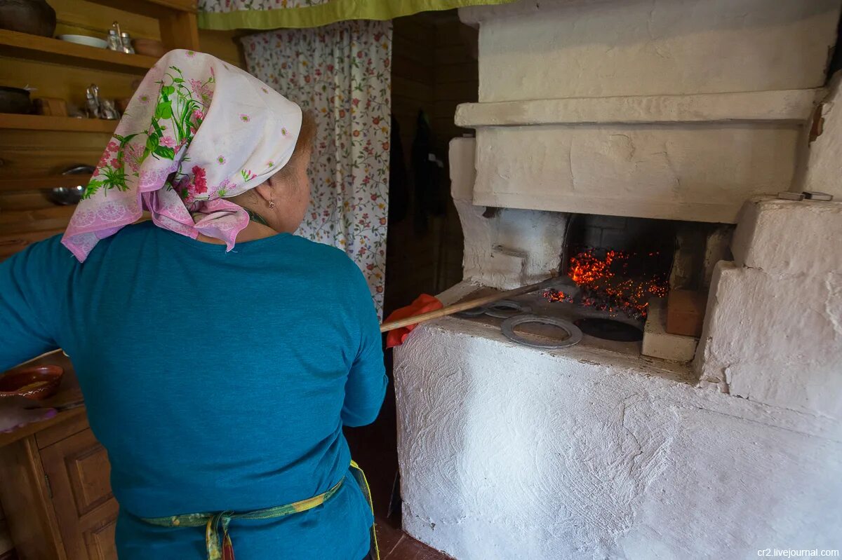 Печи псков купить. Печка в Архангельской области. Печки Псковская область. Печь и пекут корень. Печь Ярославская область.