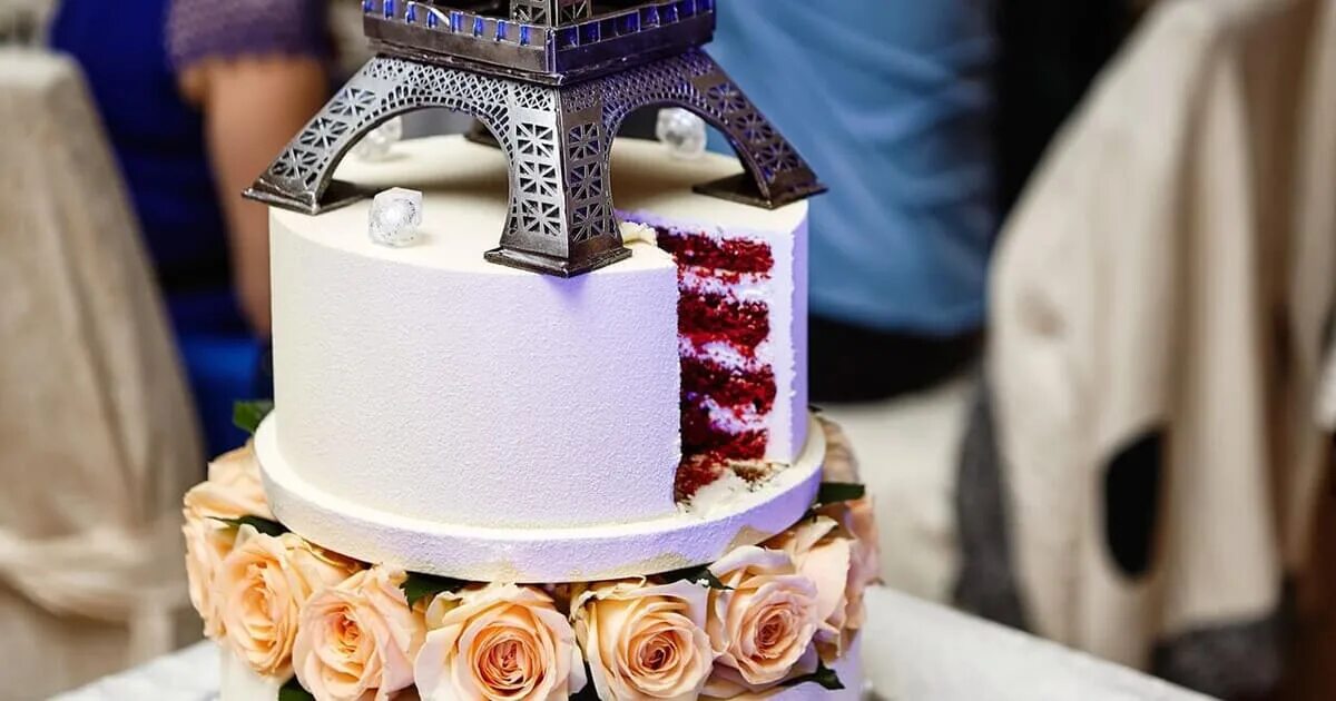 Необычные торты на свадьбу. Оригинальный свадебный торт. Вынос свадебного торта. Доставка свадебного торта. Выносят торт