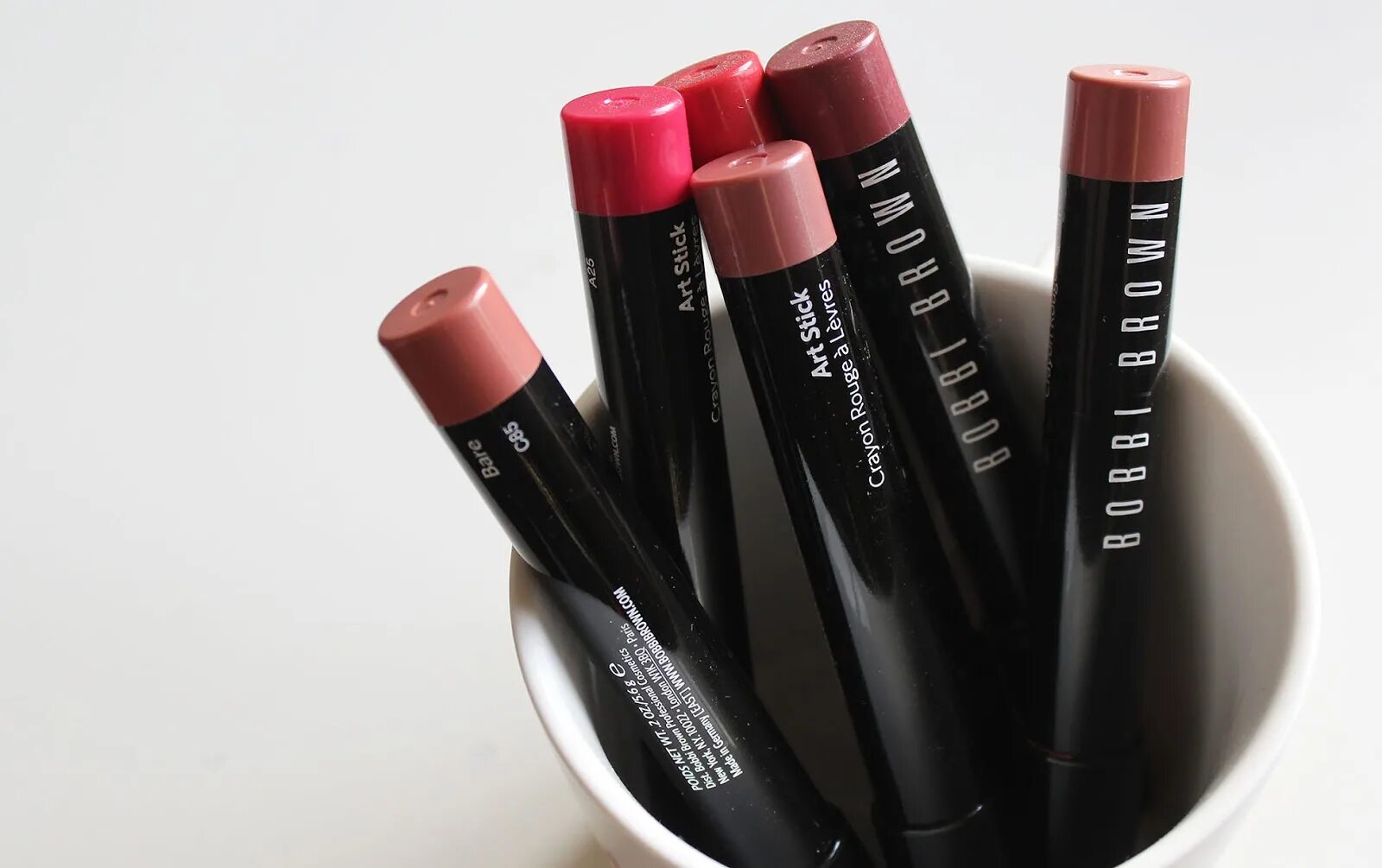 Bobbi brown stick. Bobbi Brown Art Stick. Bobbi Brown Art Stick Rose Brown. Bobbi Brown Art Stick bare. Bobbi Brown карандаш.