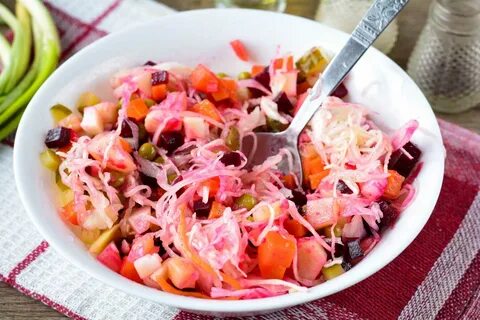 Винегрет с соленой капустой и горошком