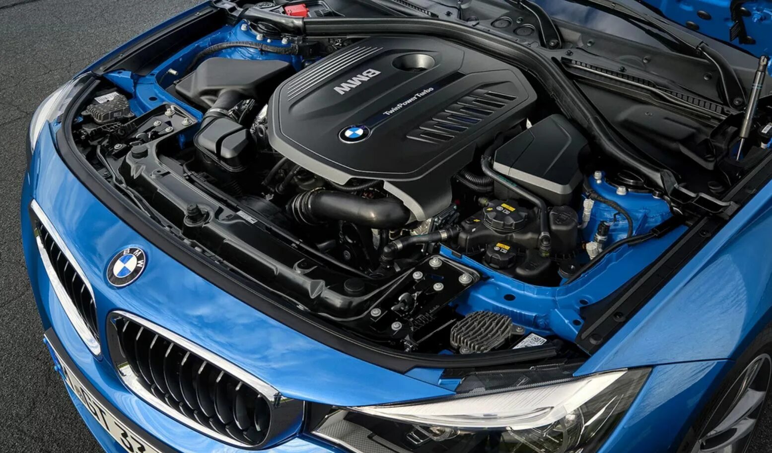 Новые двигатели бмв. BMW m2 двигатель. БМВ м4 подкапотка. BMW m3 340. BMW b58 engine.