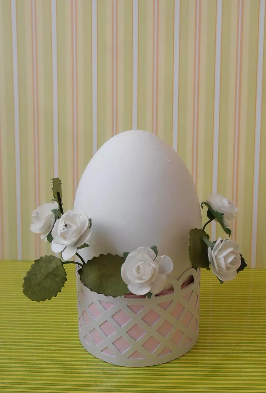 Держатель для пасхальных яиц. Красивые подставки для яиц. Пасхальная подставка для яйца. Подставка для пасхальных яиц своими руками