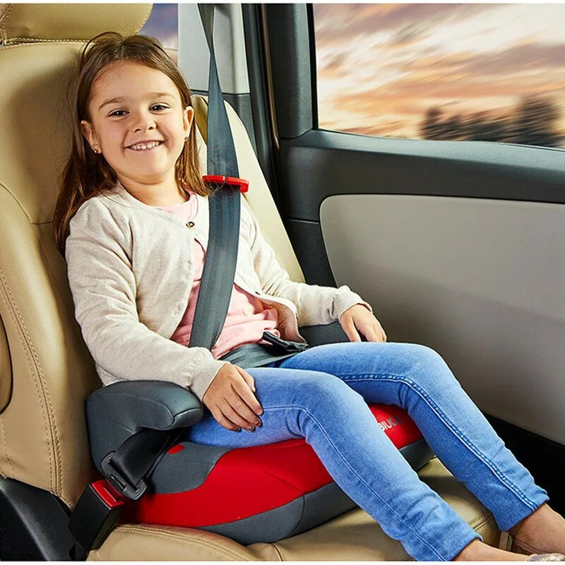 Можно ли перевозить детей в машине. Сиденье для ребенка в машину. Бустер детский автомобильный. Кресло-бустер детское автомобильное. Детское сиденье в машину бустер.