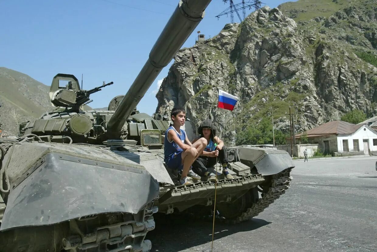 Конфликт в осетии. Северная осетия август 2008. цхинвали южная осетия 2008. цхинвал 2008 грузинская армия. грузино-южноосетинский конфликт 2008.
