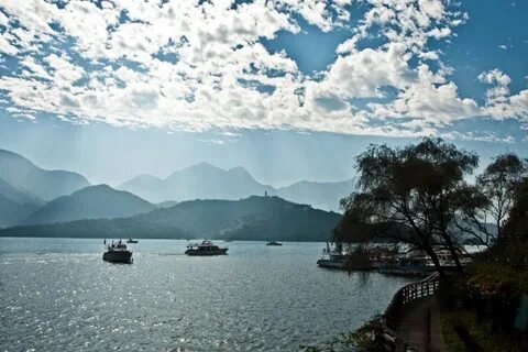 Lunar lake
