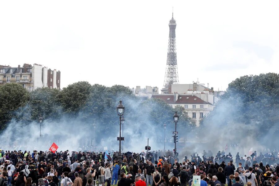 Французы миллион. Профсоюзы Франции. Франция протесты профсоюзов. Протесты во Франции сейчас. Забастовка профсоюзов во Франции.