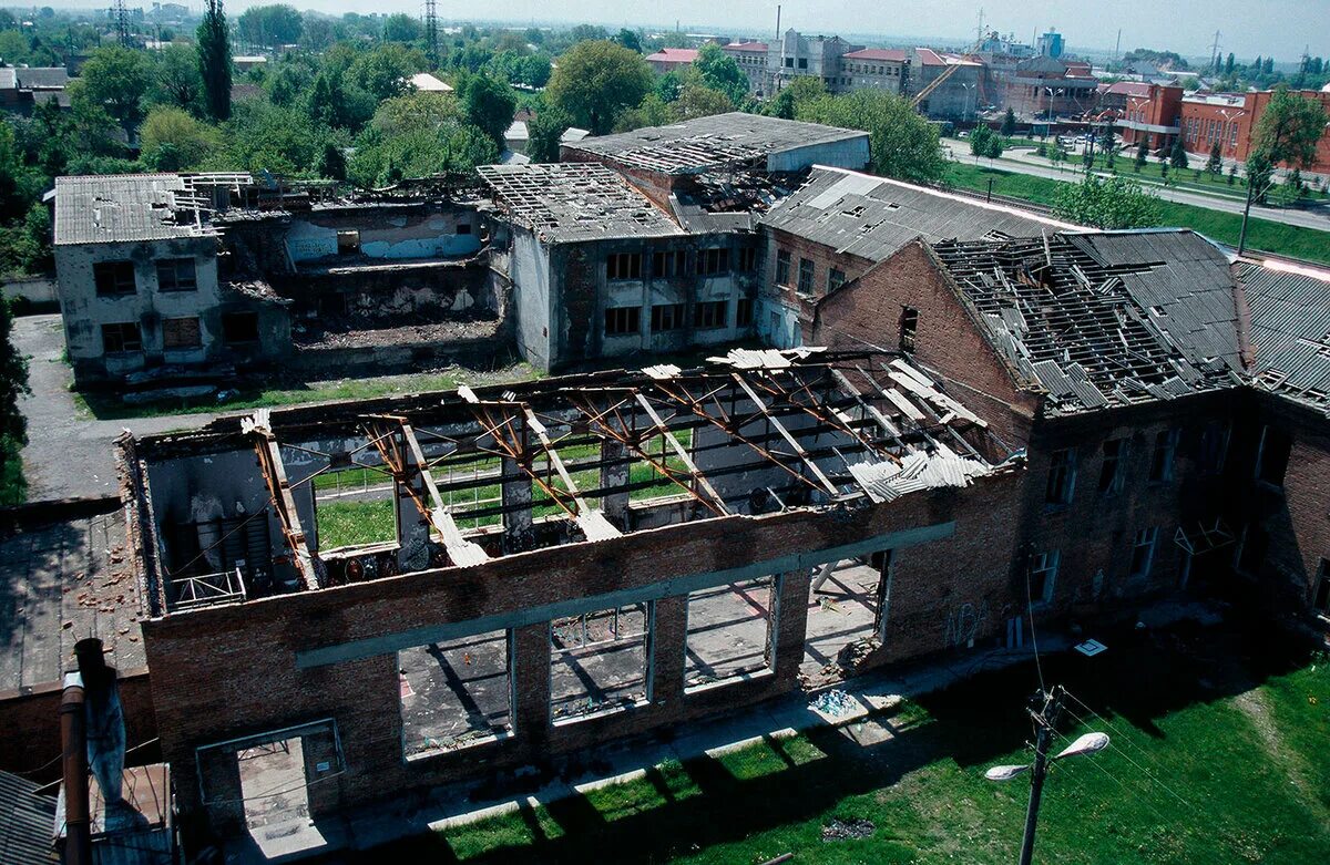 1 июня 2004. Школа 1 Беслан до теракта. Террористический акт в Беслане.