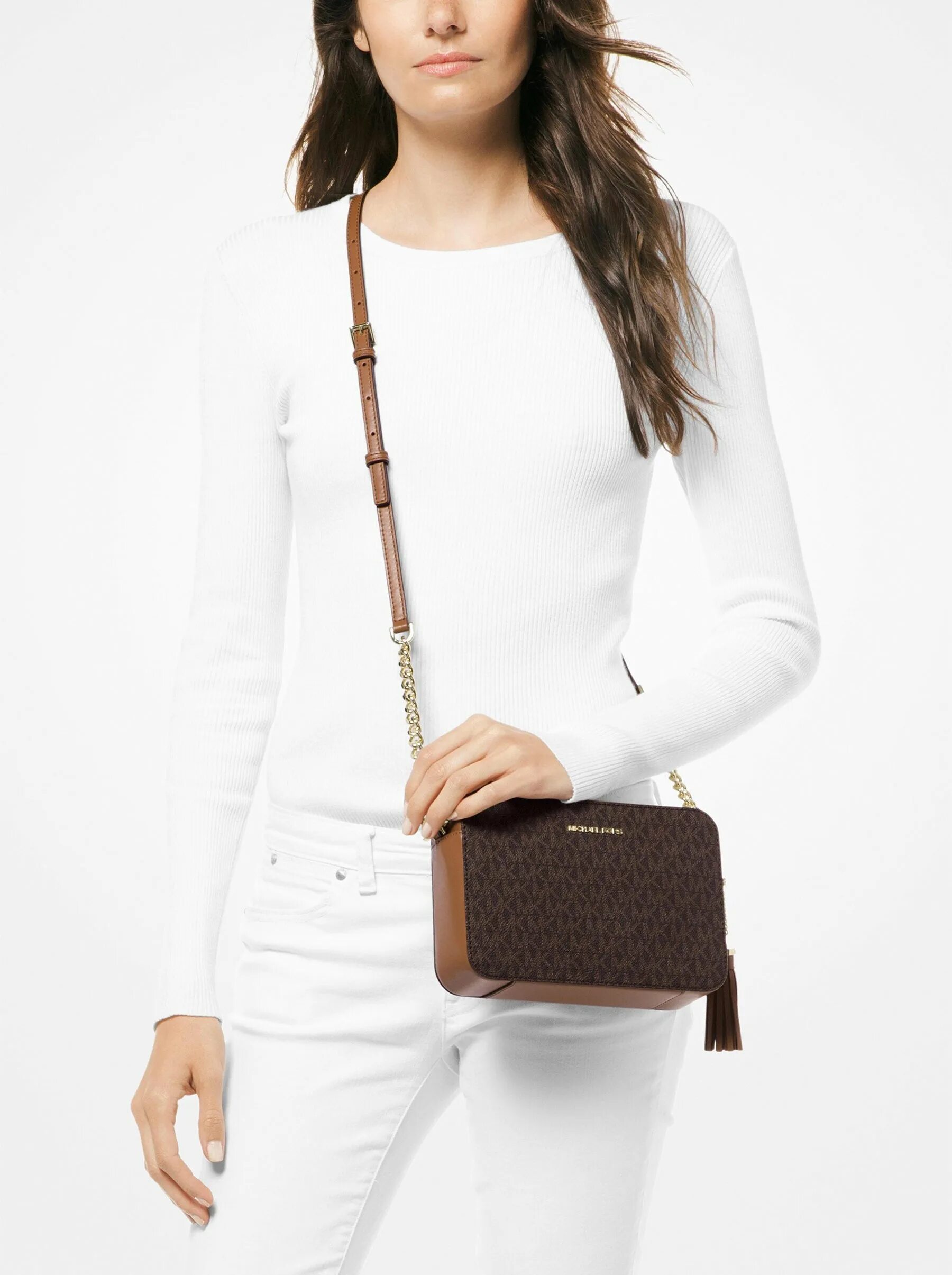 Кросс боди что это такое. Сумка Michael Kors Ginny Crossbody. Сумка Michael Kors Jet Set Crossbody. Сумка кросс-боди Michael Kors Jet Set. Michael Michael Kors сумка Jet Set кроссбоди.