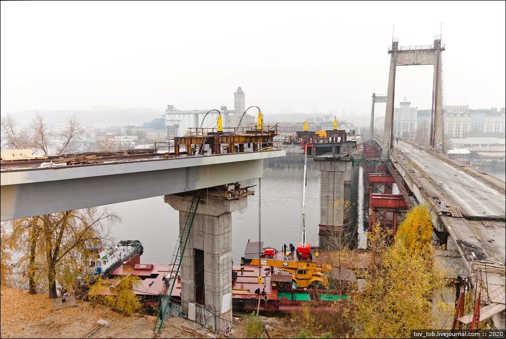 Висячий мост через реку пахра в подольске. Мост в подольском районе. Висячий мост подольск дубровицы. Дуйсбург парк висячий мост. Мост пахра подольск.