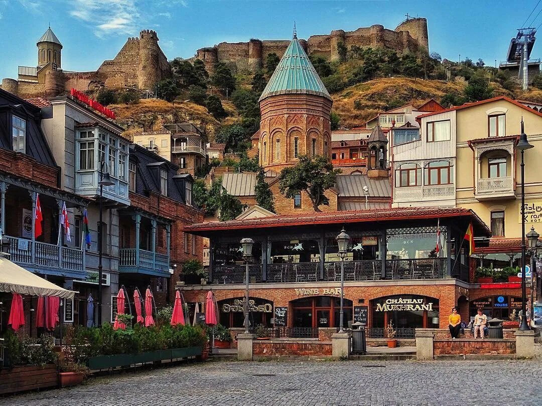 Грузия туристическая. Грузия Тбилиси туризм. Тбилиси старый город. Грузия Тбилиси путешествие. Тбилиси гульдиди.