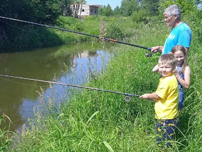 День рыбака. Рыбак. Рыбаки. Рыболовство фотографии. Рыбалка в перми и пермском крае