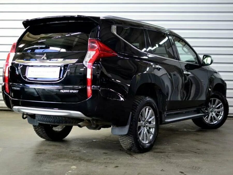 Паджеро спорт 2018. Паджеро спорт 2018 черный. Mitsubishi Pajero 2018 черный. Паджеро спорт черный на белом сигнатур эдишн. Мицубиси Паджеро спорт чёрный 2018г фото.