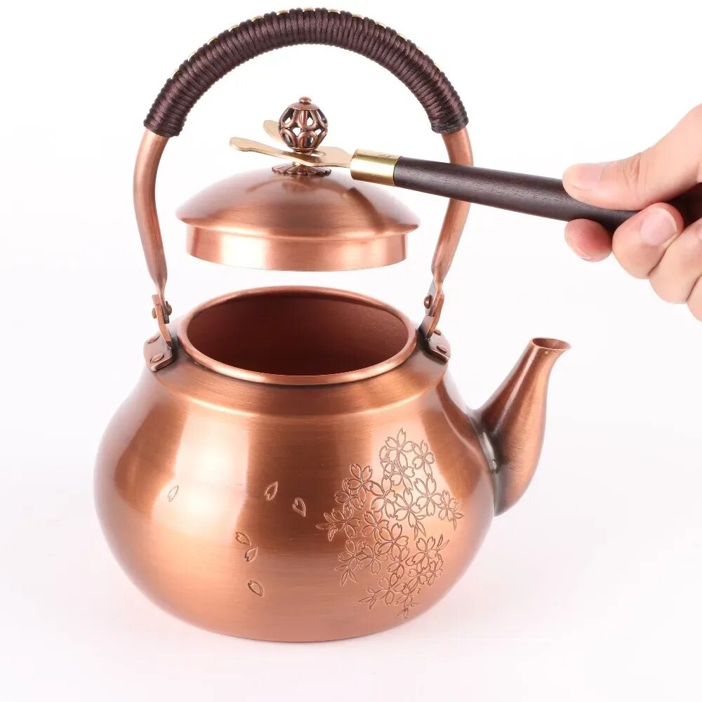 Чайник зеленый для газовой плиты. Самый первый электрический чайник. Чайник зиш л68 ссср. Чайник геншин королевский. Петер беренс aeg.