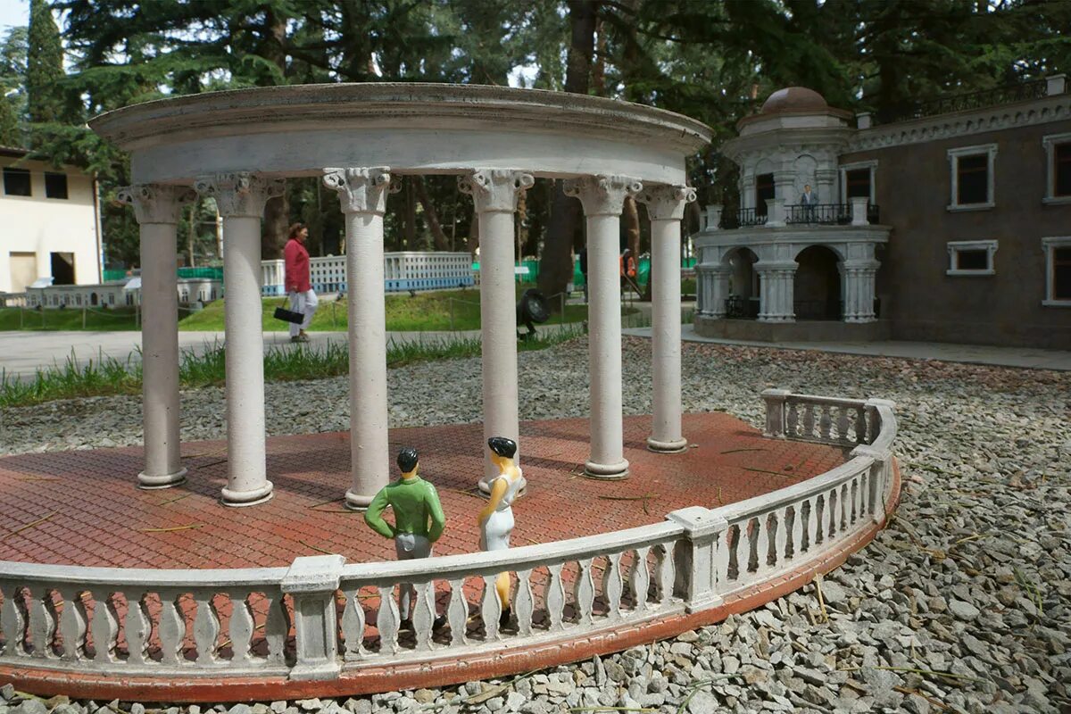 Алушта парк фото. Алуштинский парк миниатюр. парк крым в миниатюре в алуште. алуштинский парк крым в миниатюре. алушта. ротонда.