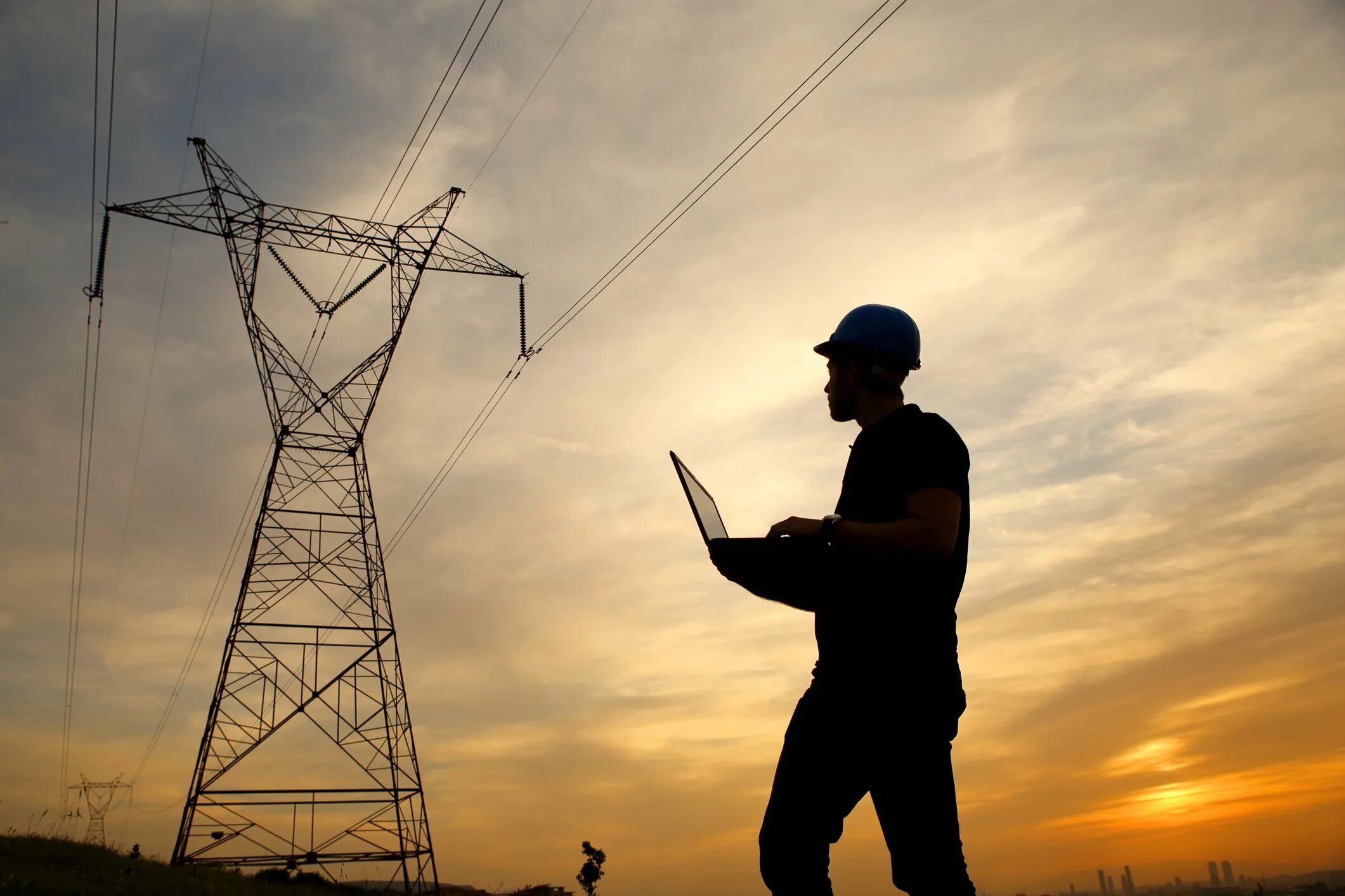 Электромонтер. Слесарь электромонтажник. Electricity engineer. Электрик монтажник. Electricity engineer.