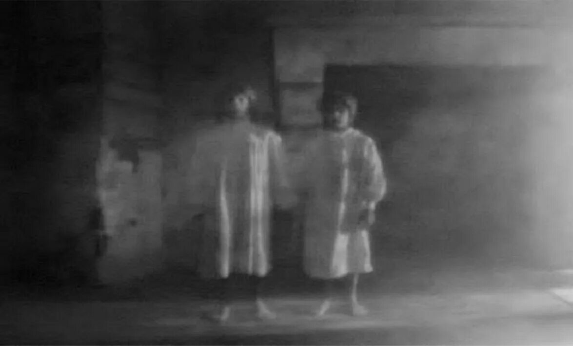 История создания призрак. Призрак оперы 1986. Призрак невесты сарепта. Привидение мистика. История создания призрак.