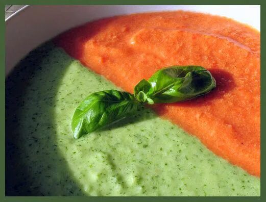 Красно зеленый суп. Травяной суп. Green broth португальский суп. Щи серые вологодские. Гаспачо.
