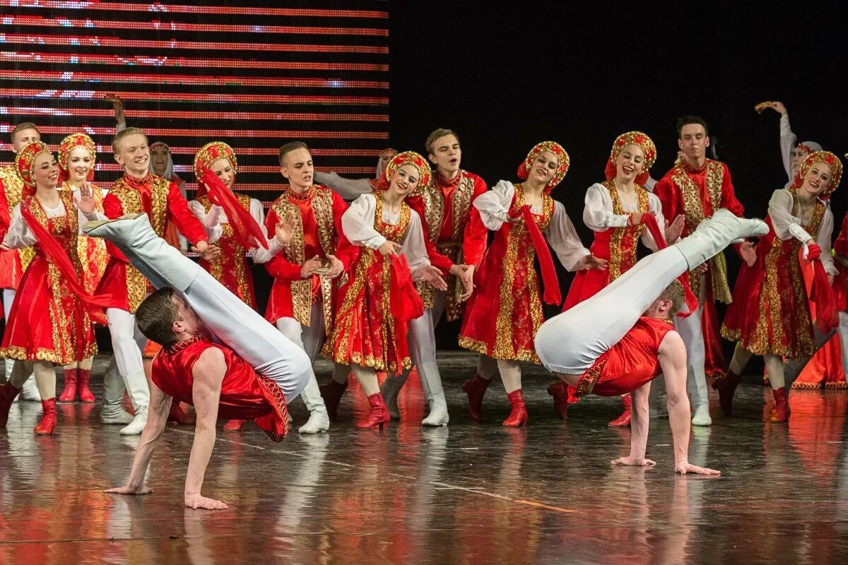 Ансамбль ровесники Благовещенск. Ансамбль танца Ровесник. Оркестра Ровесник Благовещенск. Федина Ровесник.