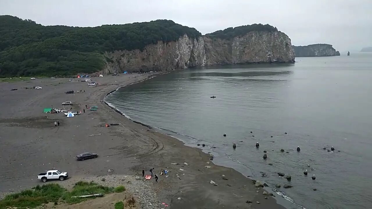 Бухта триозерье владивосток. Бухта ежовая тасовая. Мыс рикорда на острове итуруп. Мыс де ливрона. Бухта агатовая приморский край полуостров краббе.