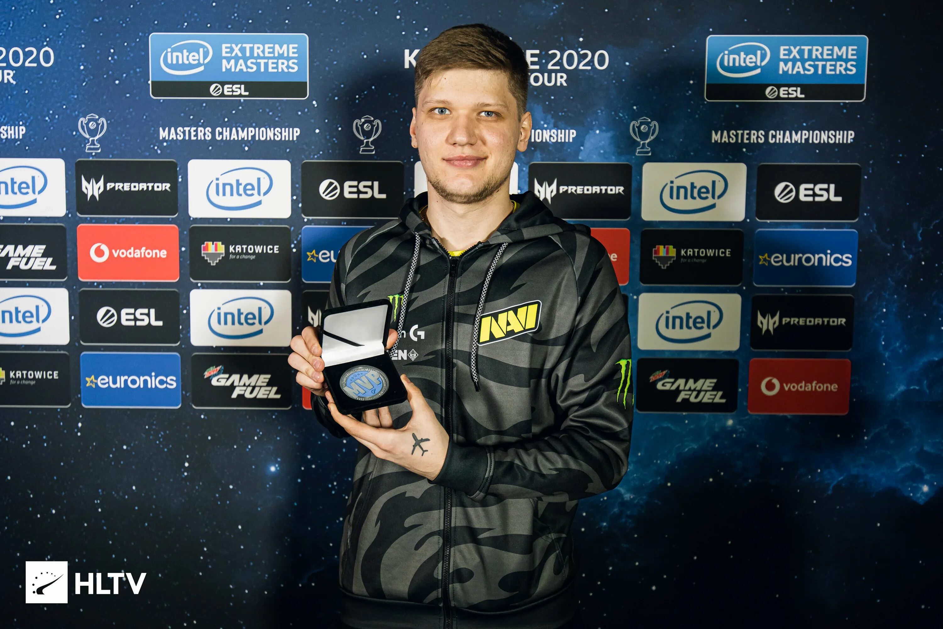 Телеграмм на моды симпл. Александр s1mple костылев. симпл саша костылев. симпл игрок нави. s1mple 2025.