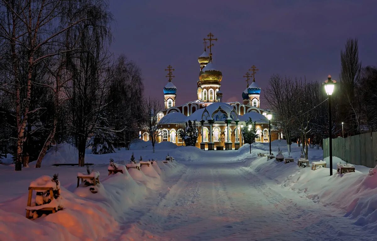 Свято мужской монастырь тольятти. Воскресенский собор Самара. Свято-Воскресенский мужской монастырь Самара. Свято Воскресенский монастырь Тольятти. Мужской монастырь Самара на Черемшанской.