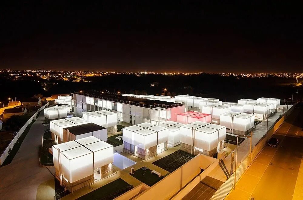 Exposed area. Exposed area. Арт-центр exposed. Wet deck dubai. Отделка фасада баухаус.