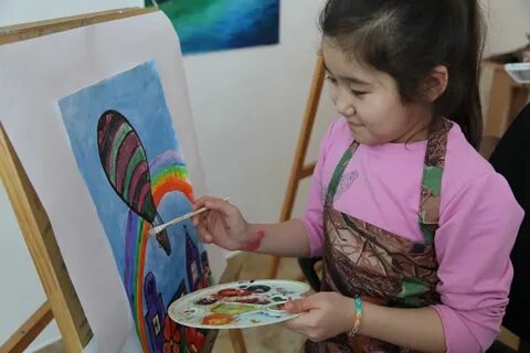 Догги стиліндегі суреттердегі жалаңаш студенттер