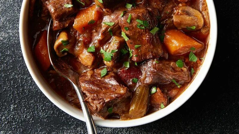 Скороварка тушеная мяса. Наварен блюдо. Рагу говядина в мультиварке. Говядина в скороварке. Свинина тушеная в мультиварке.