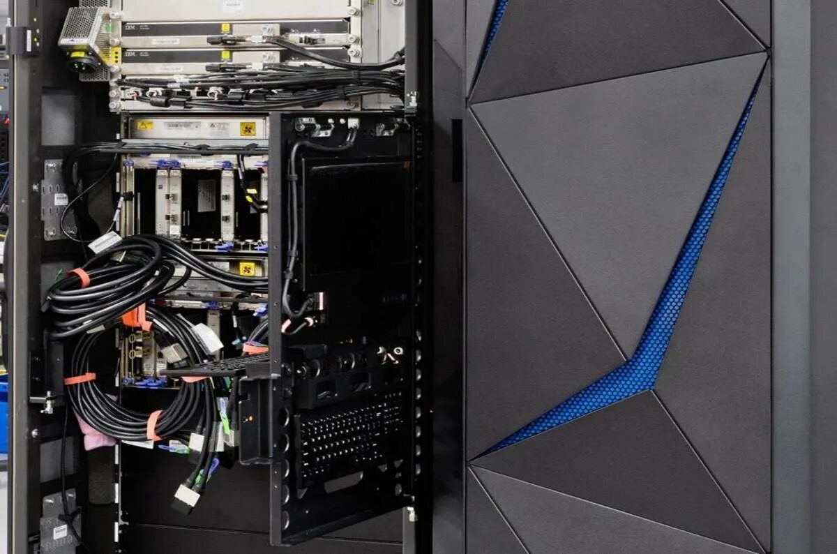 Main frame. Ibm z14. ibm cpu z14. mainframe z14. мэйнфрейм от ibm.