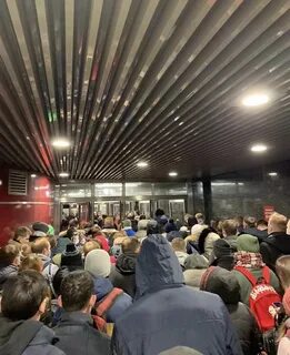 Метро утром