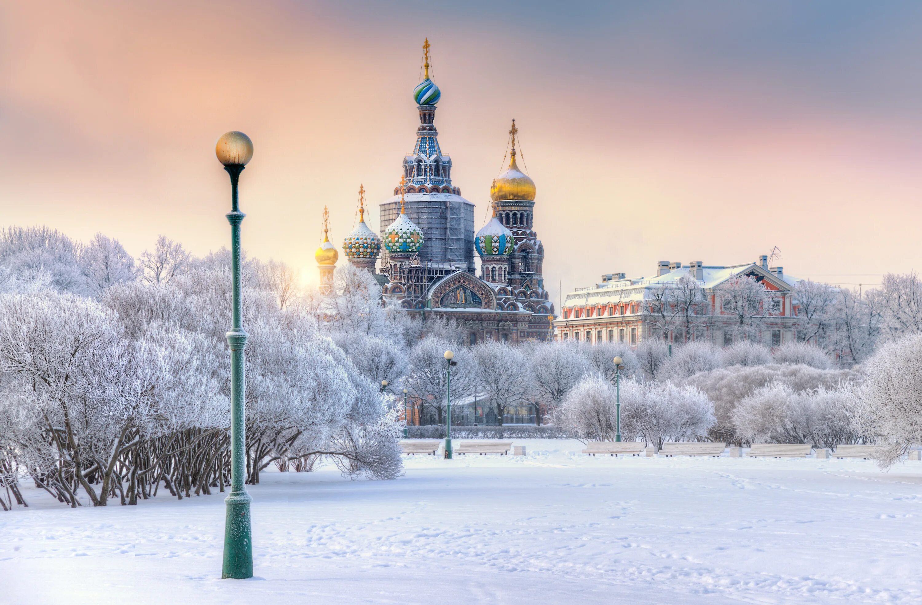 Куда сходить в питере зимой. Храм спаса-на-крови санкт-петербург зимой. марсово поле в санкт-петербурге зимой. марсово поле зимой. марсово поле питер зимой.