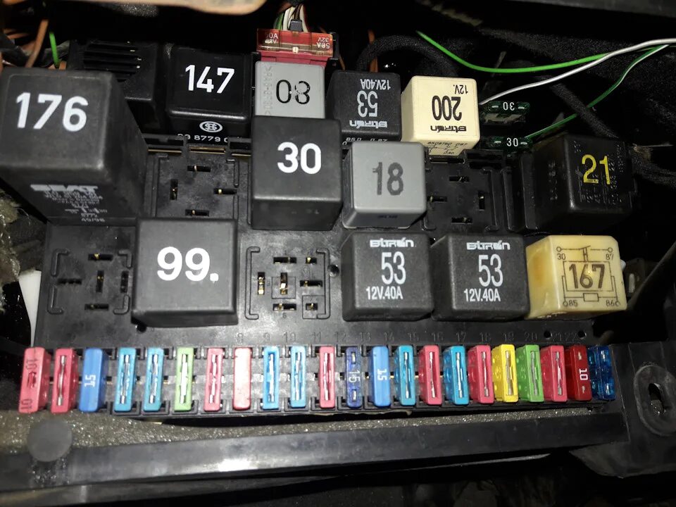 Реле гольф 3 1995г 1.6. Сеат Толедо 1 реле 30. Сеат Толедо 2 блок реле. Реле АБС Пассат б5 2,8. Гольф 3 не работает