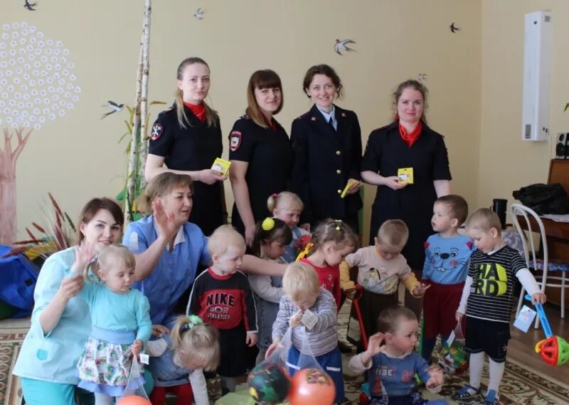 Детский дом 8 череповец. Череповец ул. Дети череповец детдом. Детский дом 3 череповец. Детский дом череповец химиков 20.