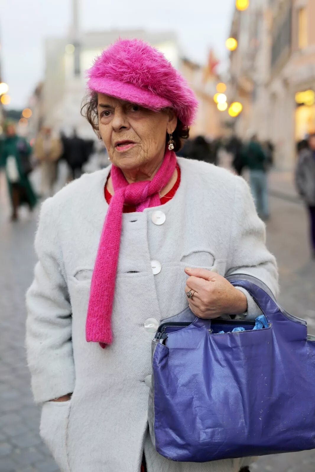 Шляпа старушки. Ари сет Коэн. Модные старушки. Стильные бабушки. Современная бабушка.