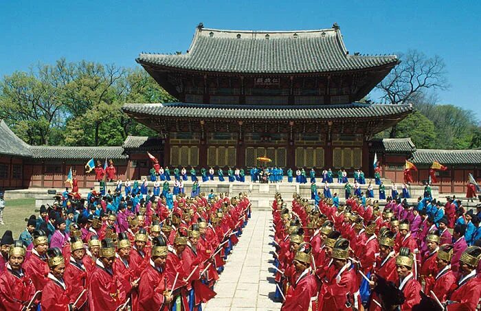 Конфуцианство в корее. Храм чонмё южная корея. Храм чонмё (г. Конфуцианство в корее фото. Статуя конфуция в корее.