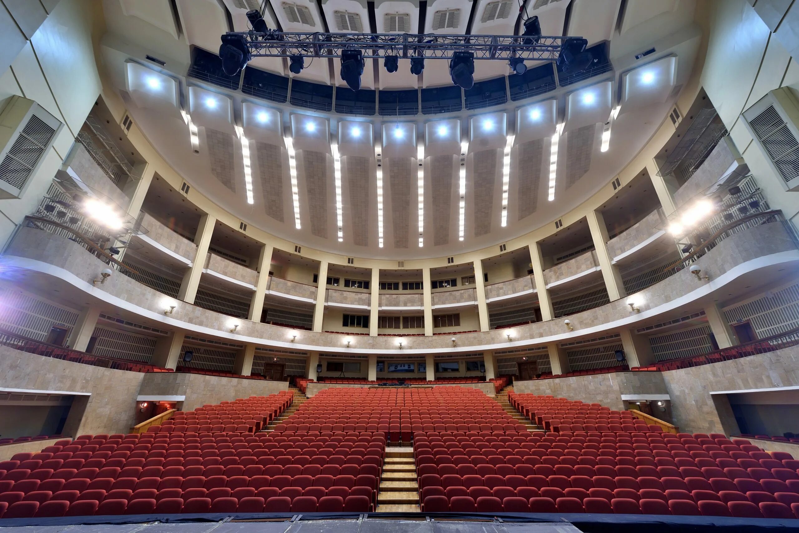 Московский театр мюзикла зал. Московский театр мюзикла на пушкинской. Мюзик-холл (театр, санкт-петербург). Мюзик-холл (театр, санкт-петербург). Пушкинская площадь д 2 московский театр мюзикла.