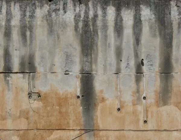 Потеки ржавчины. Бетонная стена текстура. Потеки на стене. Бетонные стены с ржавчиной. Подтеки от воды