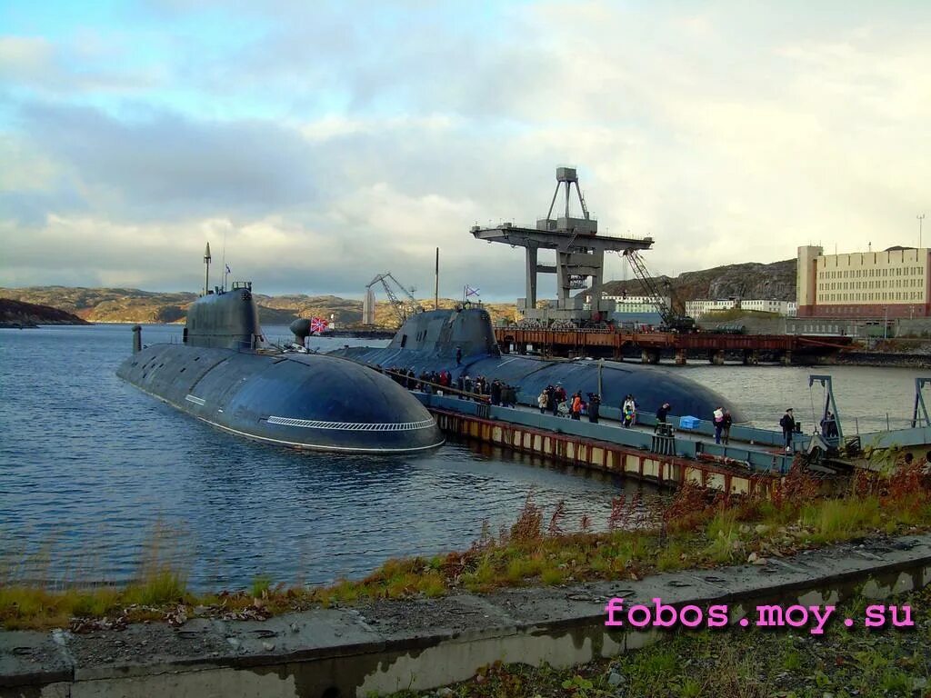 Гаджиево мурманская. Гаджиево база ВМФ. Гаджиево база подводных лодок Северного флота. База Гаджиево подводные лодки. Поселок Гаджиево база подводных лодок.