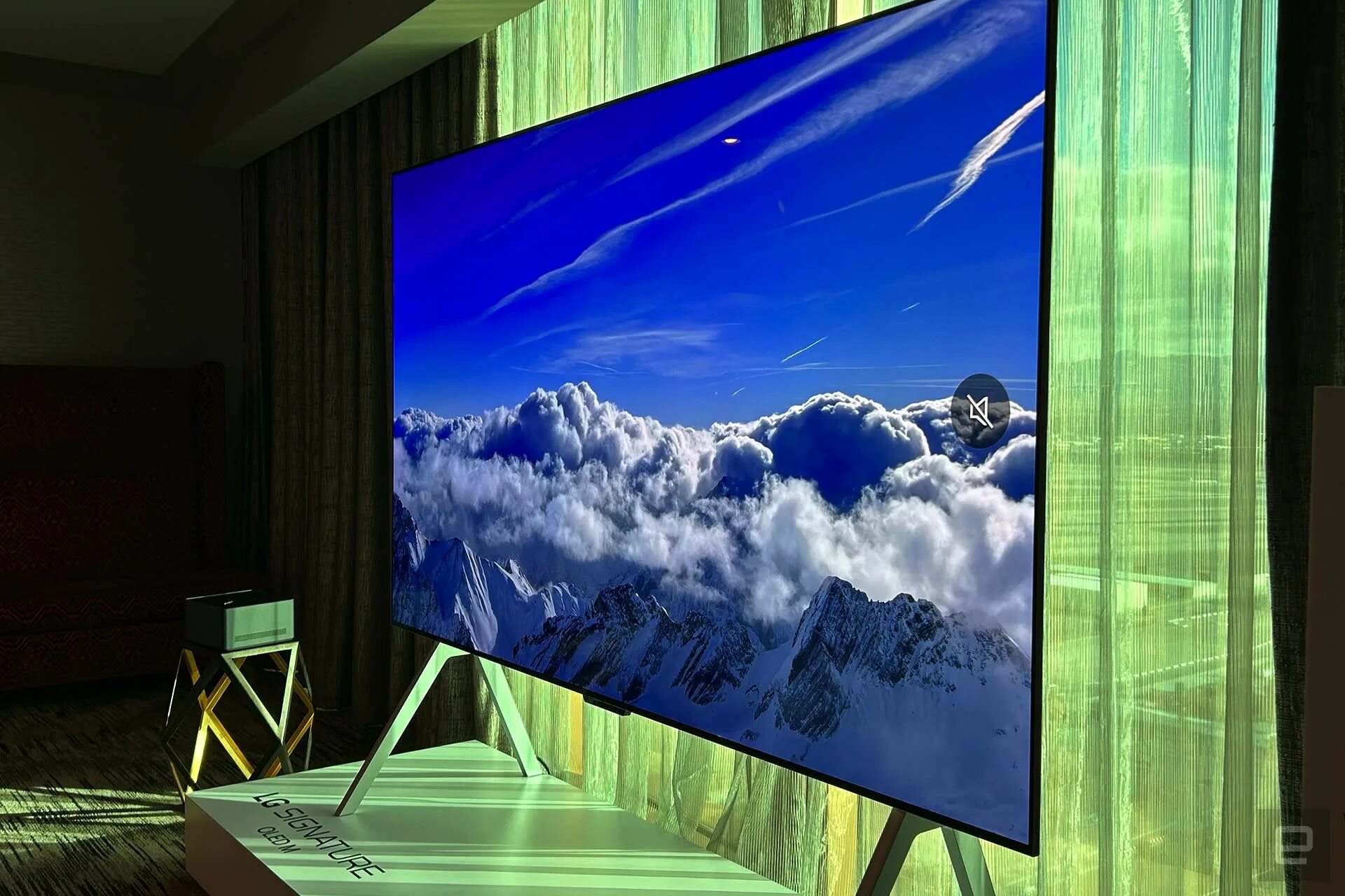 Телевизоры lg oled 2023. LG 97 OLED. LG Signature OLED M. LG телевизор 2023. LG OLED 97-inch Television.